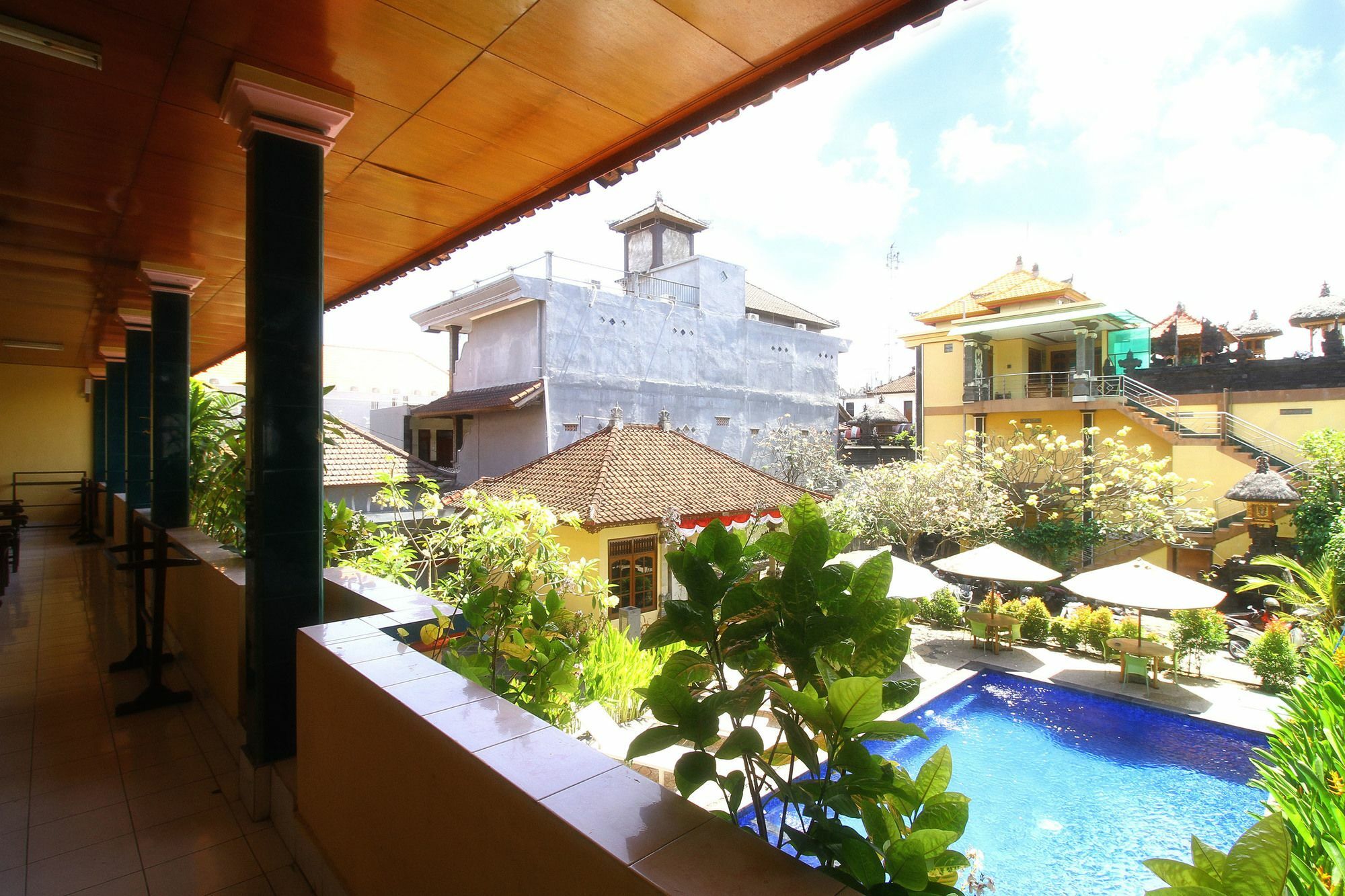 Dua Dara Inn Kuta Legian  Exterior photo