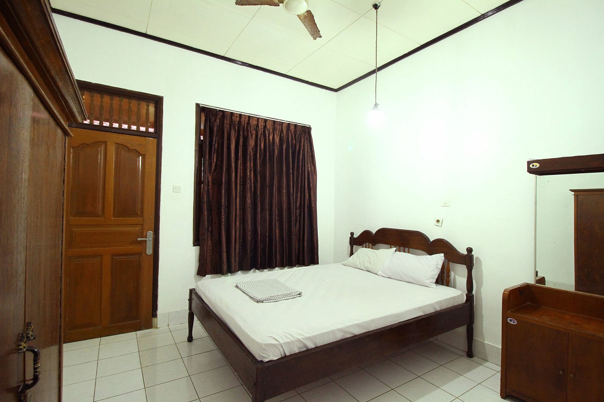 Dua Dara Inn Kuta Legian  Exterior photo