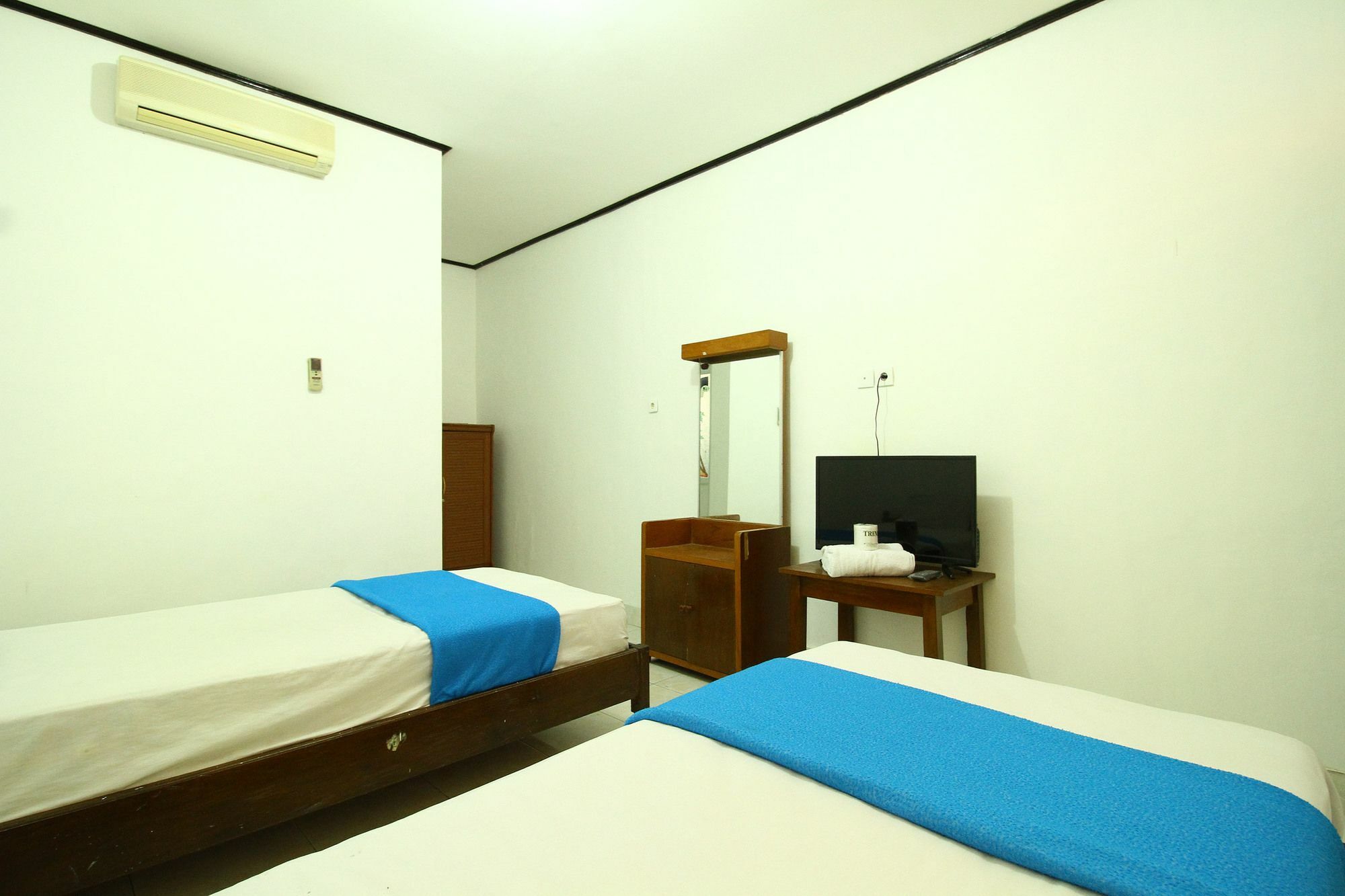 Dua Dara Inn Kuta Legian  Exterior photo