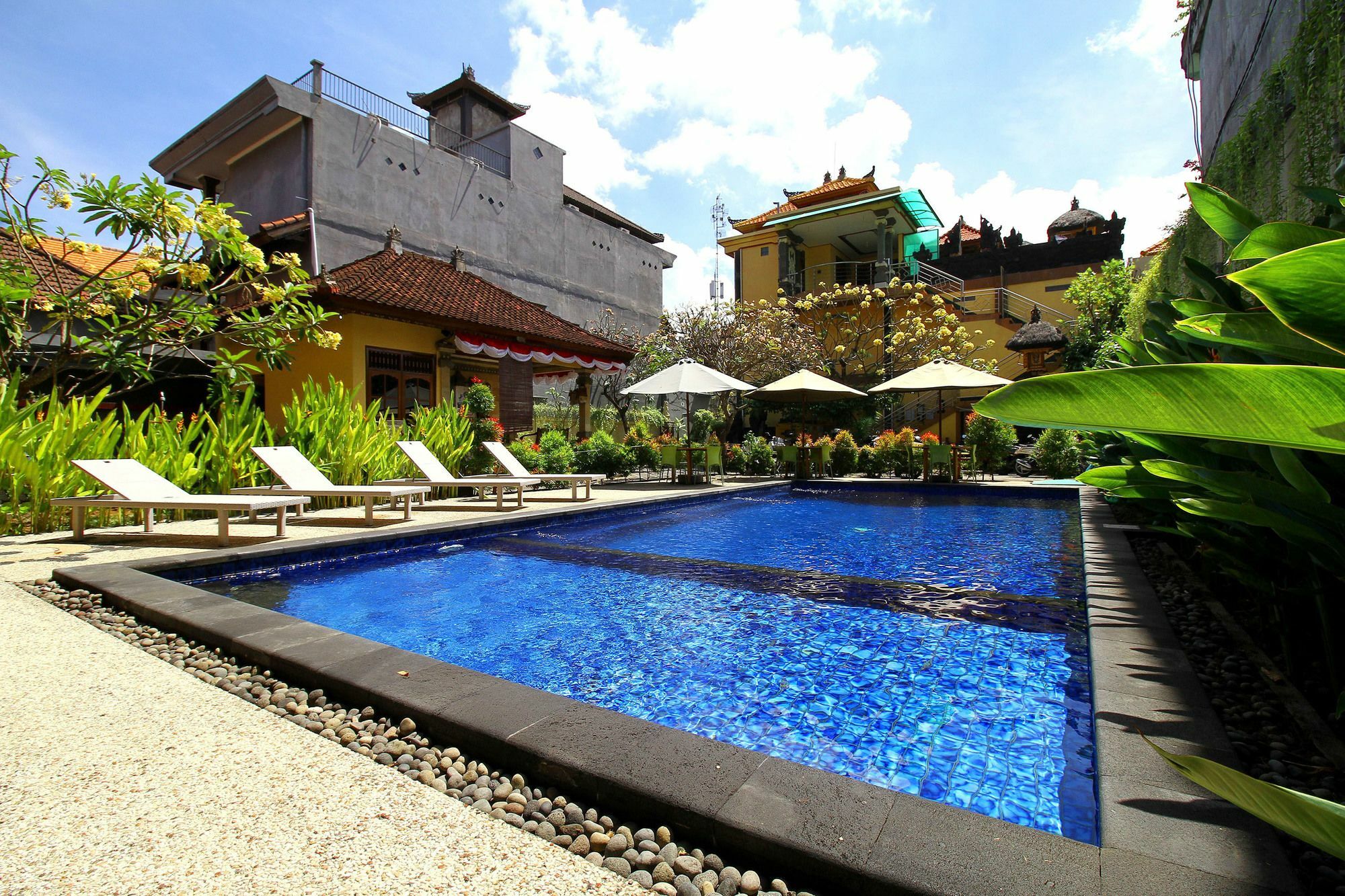 Dua Dara Inn Kuta Legian  Exterior photo